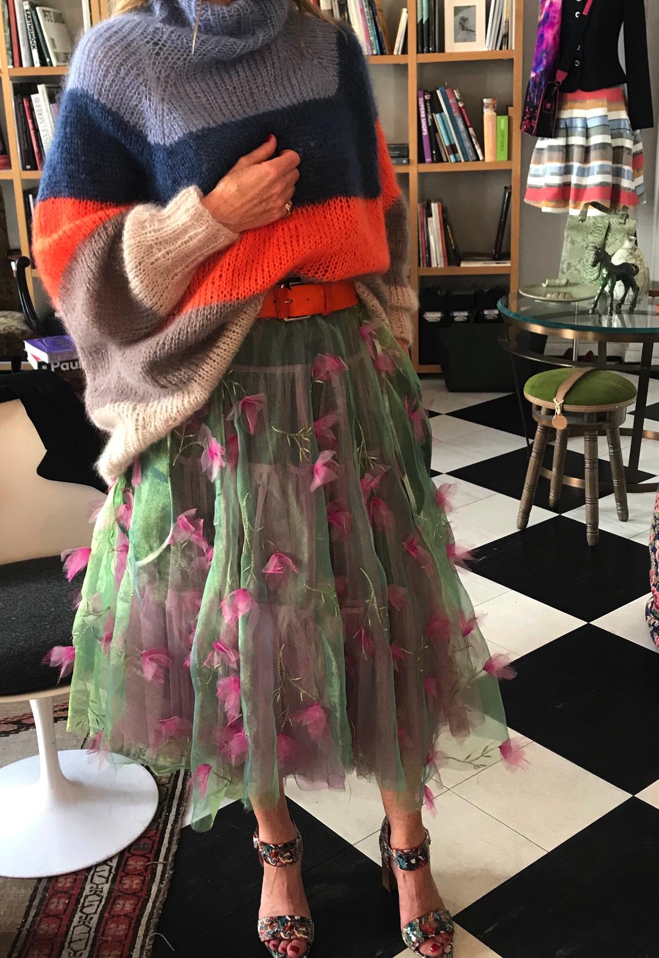 Tütü und Handstrick Pullover